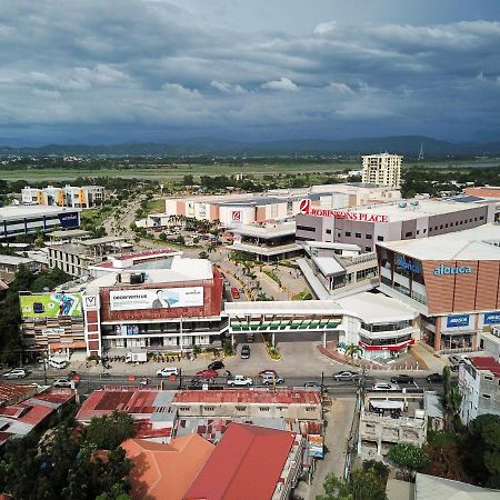 Viven Hotel Laoag Luaran gambar
