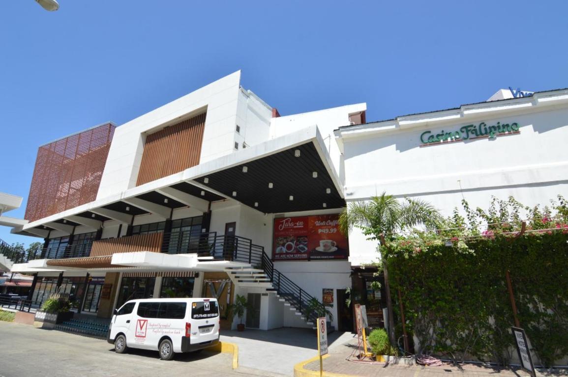 Viven Hotel Laoag Luaran gambar