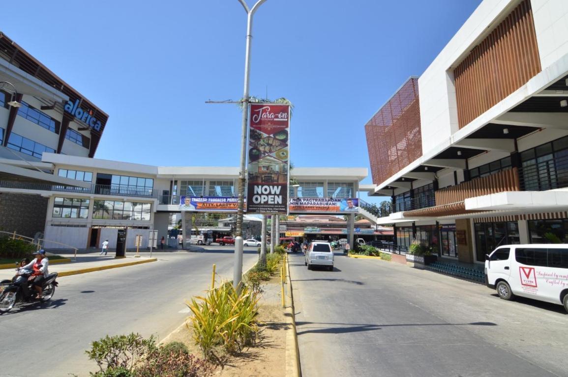 Viven Hotel Laoag Luaran gambar