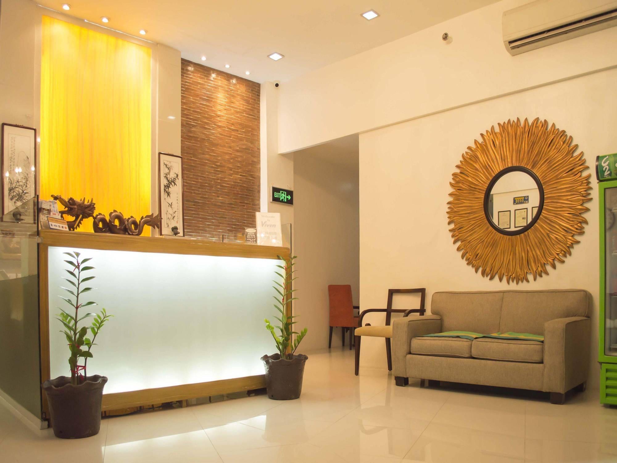 Viven Hotel Laoag Luaran gambar