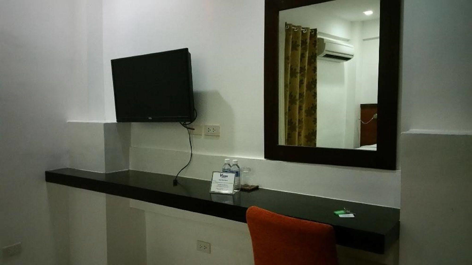 Viven Hotel Laoag Luaran gambar
