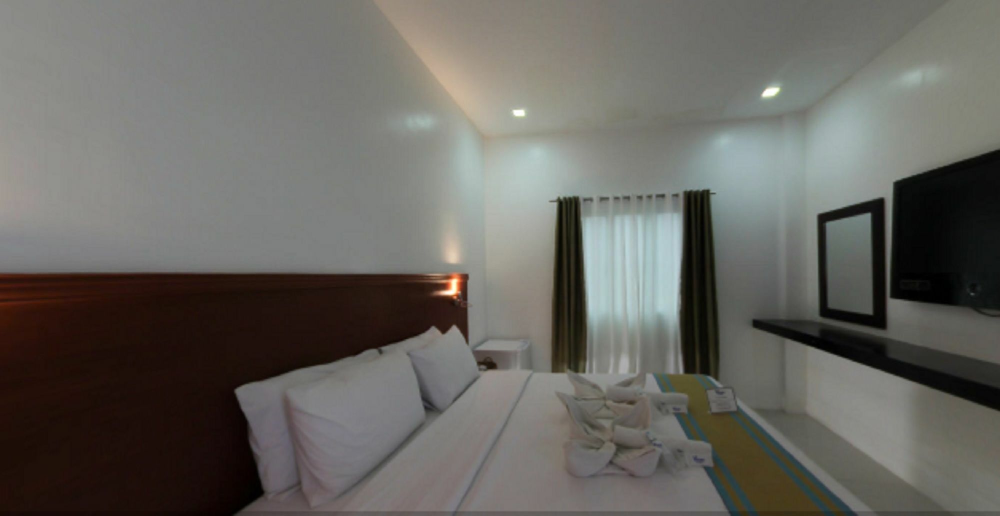 Viven Hotel Laoag Luaran gambar