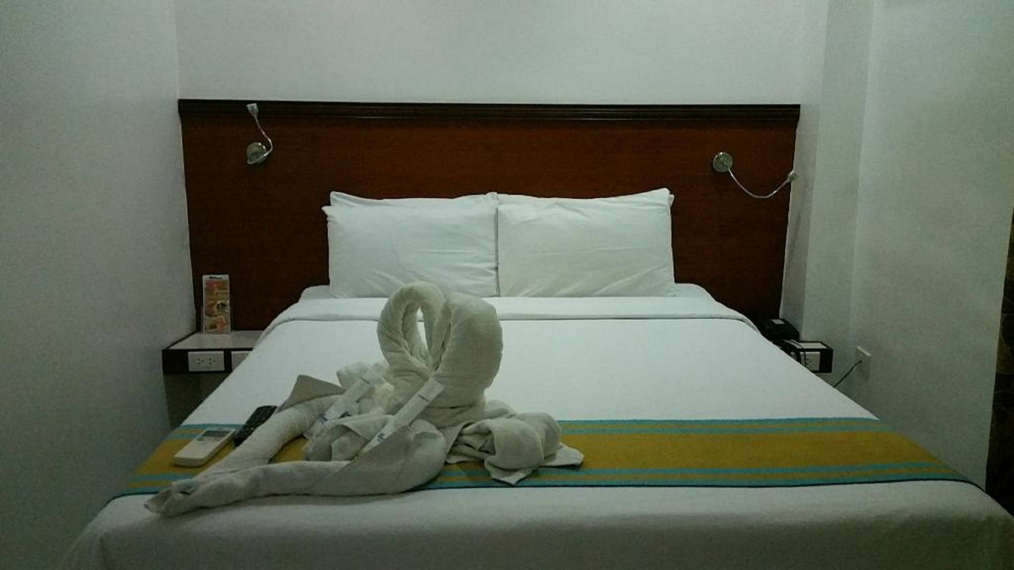 Viven Hotel Laoag Luaran gambar