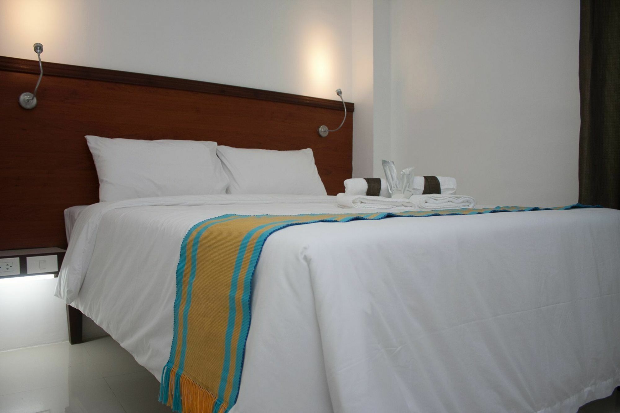 Viven Hotel Laoag Luaran gambar