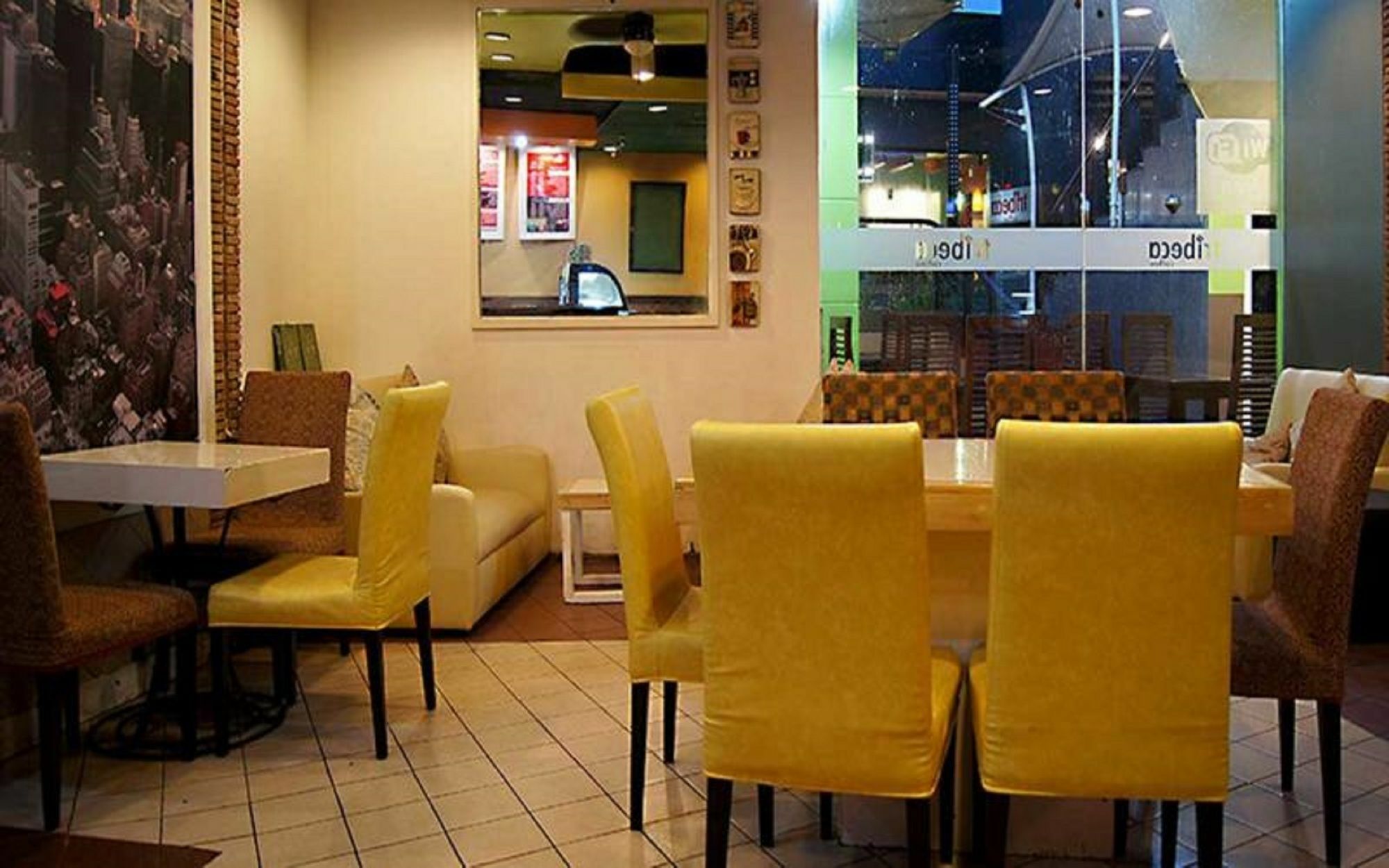 Viven Hotel Laoag Luaran gambar