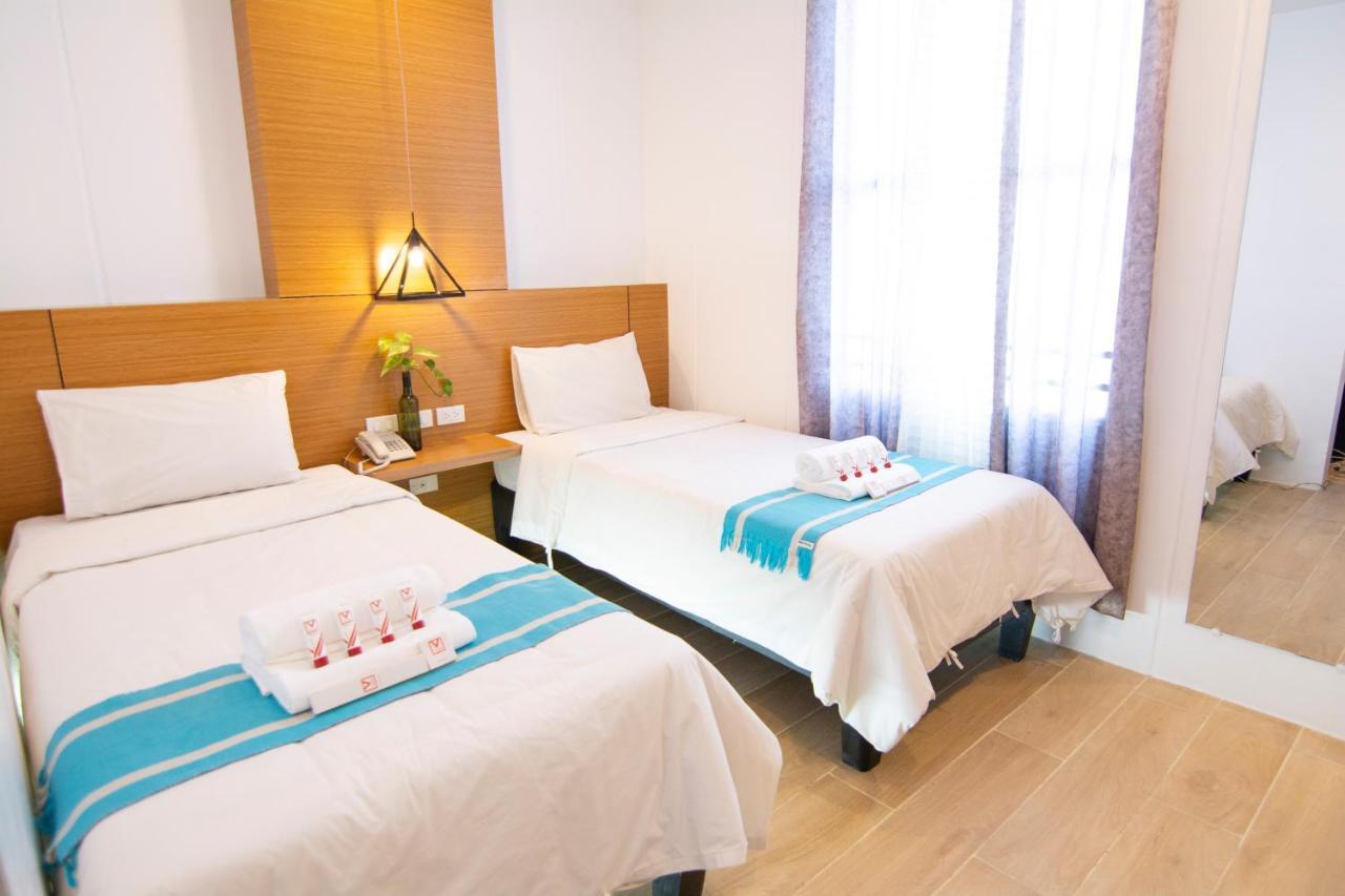 Viven Hotel Laoag Luaran gambar